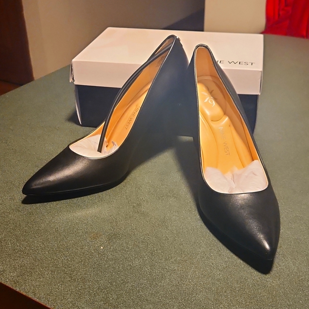 Nine west fifth 9x9 Black heels